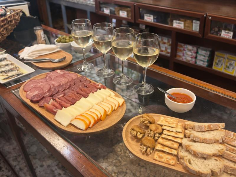 Delicious Porto Food and Wine Walking Tour with Local Guide