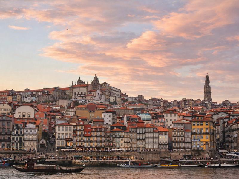 Porto Port Wine Tour: 3 Cellars, 7 Tastings & Small Group (Max 12)